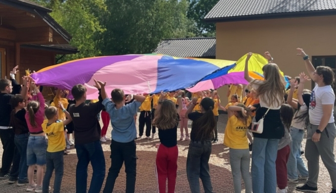 Announcement of open tender for accommodation, meals and therapy services for four 